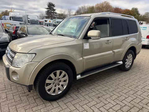 Mitsubishi Pajero **3200TD-AUTOMAAT-AC-TOPSHAPE-LICHTE VRACHT**