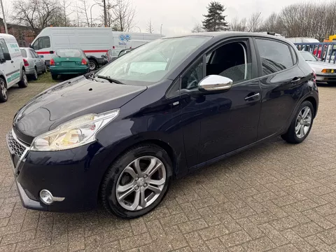 Peugeot 208 **STYLE-EURO 5B-AIRCO**