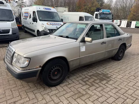 Mercedes-Benz 200-serie **250D-W124**