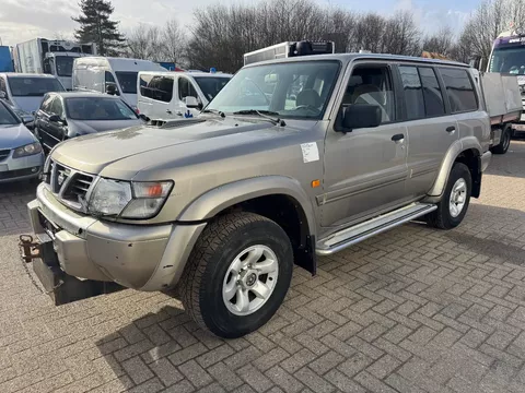 Nissan Patrol **3.0-AIRCO-LONG CHASSIS**