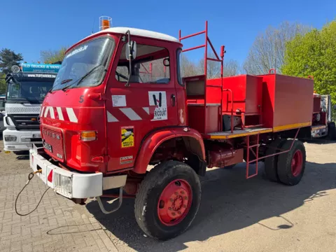 saviem SM8 **4x4-WATERTANK + PUMPS**