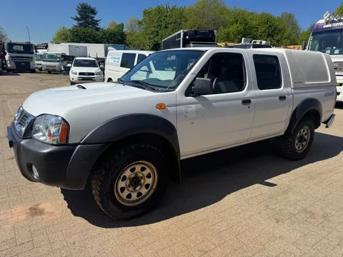 Nissan Navara **4X4-2500DIESEL**