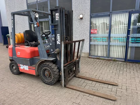Tailift FG25 **LOW WORKING HOURES-450CM HIGH-SIDESHIFT**