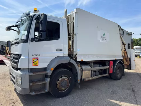 Mercedes-Benz Axor 1829 **REFUSE TRUCK-MANUAL GEARBOX**
