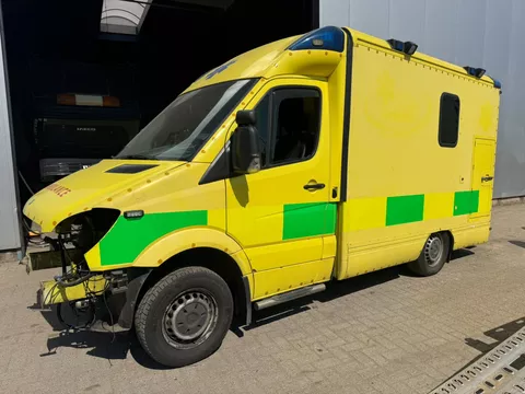 Mercedes-Benz Sprinter 318 **NO ENGINE - NO GEARBOX**