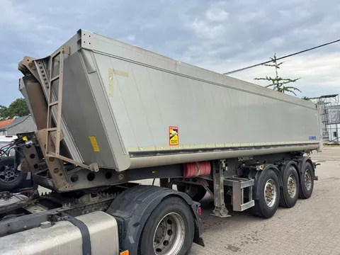Schmitz Cargobull **FRENCH ORIGINE-DISCBRAKES-LIFT AXXLE**