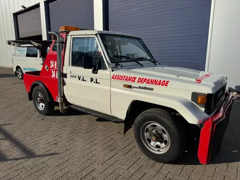 Toyota Land Cruiser LANDCRUISER **RECOVERY TRUCK-WINCH**