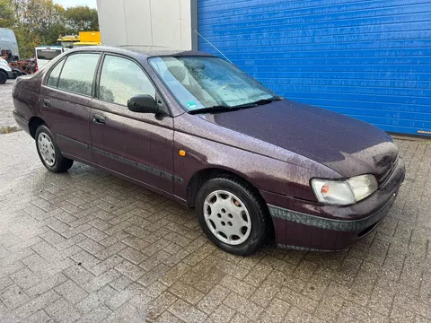 Toyota Carina E **2.0 PETROL-ESSENCE**