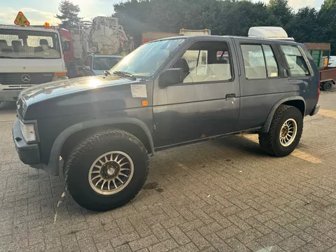 Nissan Terrano **4X4-DIESEL-LONG CHASSIS**