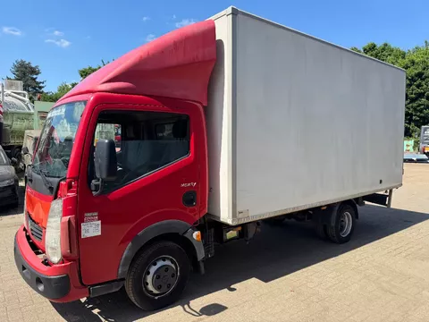 Renault Maxity 130