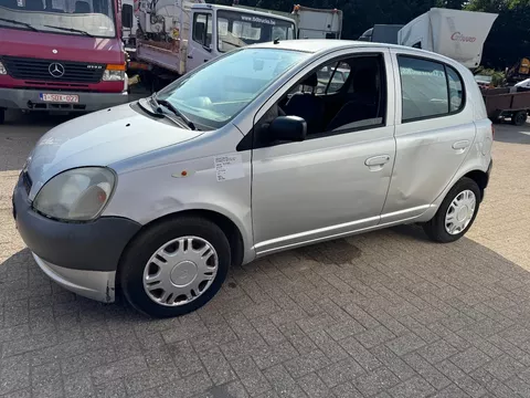 Toyota Yaris **PETROL-AIRCO**