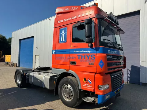 DAF XF 95.380 **EURO 3-BELGIAN TRUCK-MANUAL GEAR**