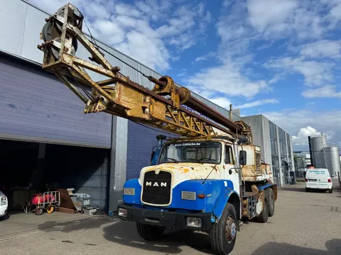 MAN 32.281 **FOREUSE-DRILLTRUCK-6X6**