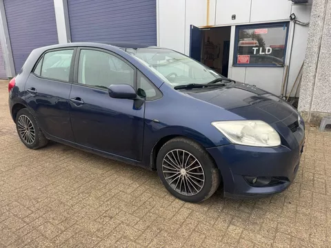 Toyota Auris **5DOORS-AC**